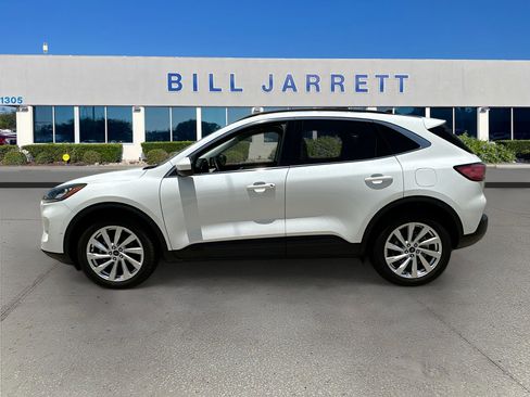 Certified 2022 Ford Escape Titanium w/ Titanium Elite Package AWD/4WD image 4