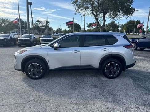 Certified 2025 Nissan Rogue SV FWD image 16