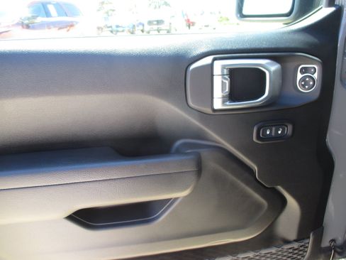 Used 2023 Jeep Wrangler Unlimited Sport w/ Sun And Sound Package AWD/4WD image 33