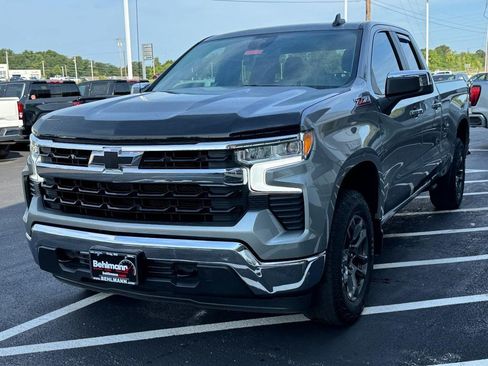 Used 2024 Chevrolet Silverado 1500 LT w/ Z71 Off-Road Package AWD/4WD image 11