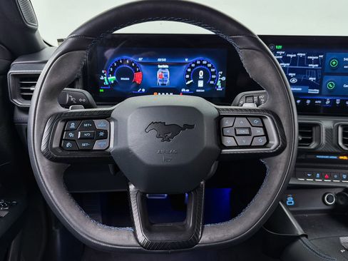 Used 2025 Ford Mustang Dark Horse image 3