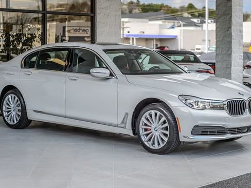 Used 2019 BMW 740i xDrive w/ Executive Package image 4