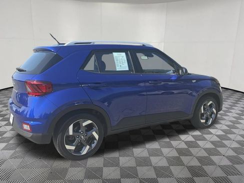 Used 2023 Hyundai Venue Limited w/ Cargo Package FWD image 5