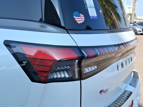 New 2026 INFINITI QX80 SPORT image 9