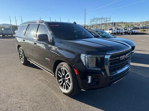 Used 2024 GMC Yukon AT4 w/ AT4 Premium Plus Package AWD/4WD image 3