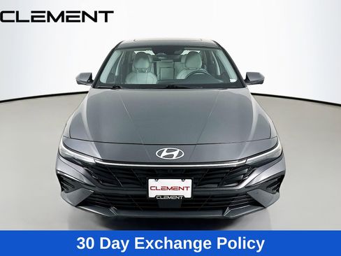 Certified 2024 Hyundai Elantra Limited FWD image 3