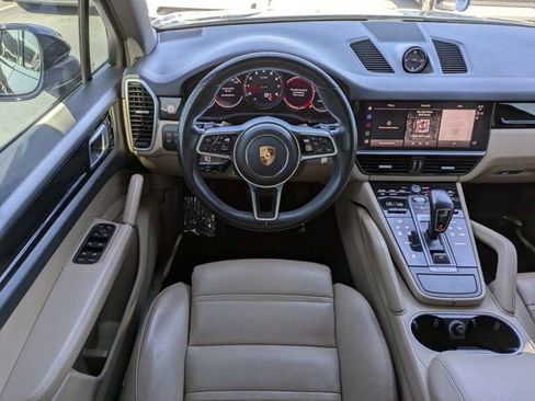 Used 2023 Porsche Cayenne AWD/4WD image 17
