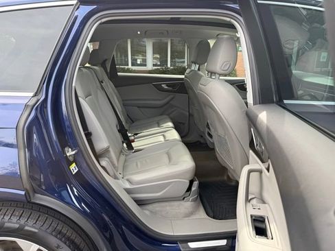 Used 2020 Audi Q7 2.0T Premium Plus w/ Premium Plus Package AWD/4WD image 31