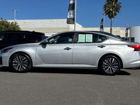Certified 2023 Nissan Altima 2.5 SV FWD image 7