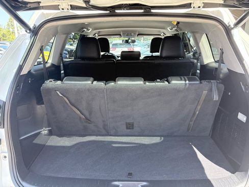 Used 2016 Toyota Highlander LE FWD image 14