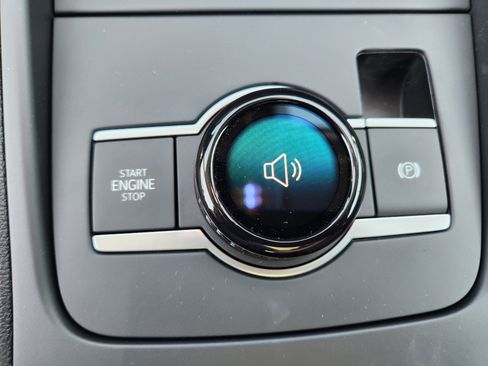 New 2025 Volkswagen Tiguan SE image 33