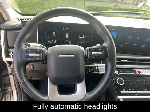 Used 2025 Hyundai Santa Fe SEL FWD image 13