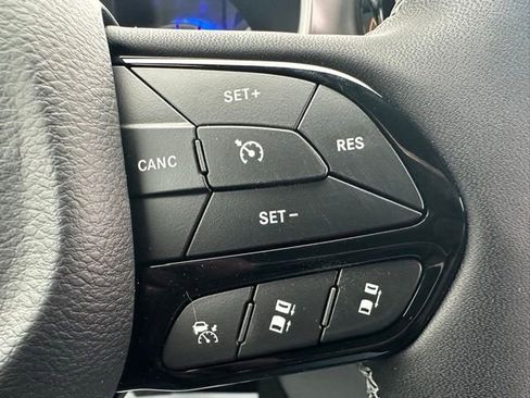 New 2026 Chrysler Pacifica Select image 30