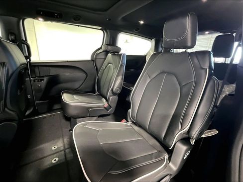 New 2026 Chrysler Pacifica Limited w/ S Appearance Package image 26