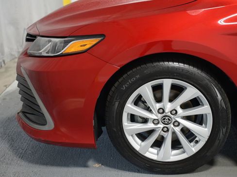 Used 2023 Toyota Camry LE image 5