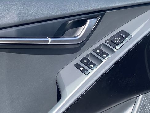 New 2026 Kia Niro LX FWD image 12