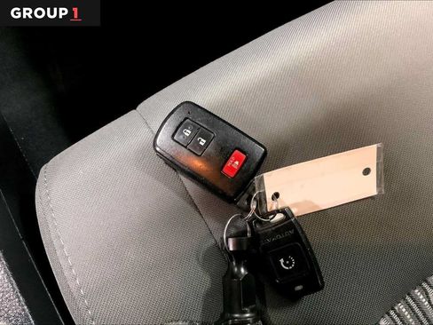 Used 2020 Toyota Tundra SR5 w/ TRD Off-Road Package AWD/4WD image 15