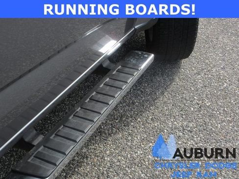 Used 2022 GMC Canyon Denali image 4