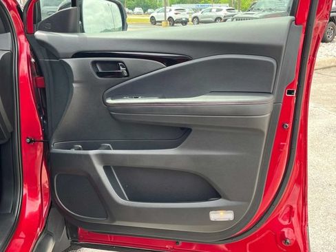Used 2025 Honda Passport Black Edition image 25