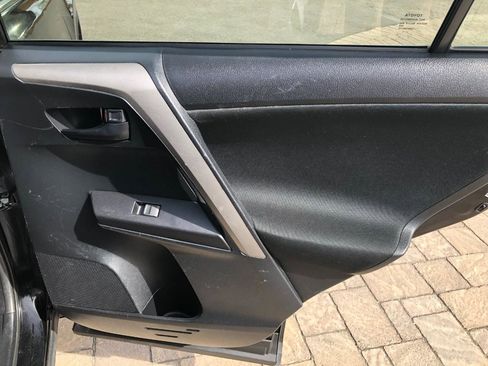 Used 2017 Toyota RAV4 LE image 27