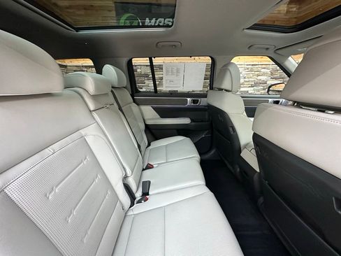 Used 2024 Hyundai Santa Fe Limited image 32