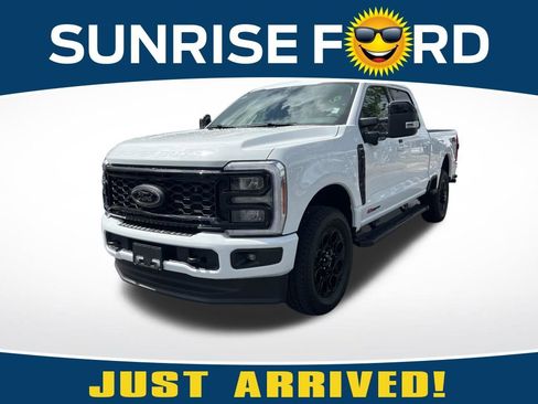 Used 2025 Ford F350 Lariat w/ Black Appearance Package image 1
