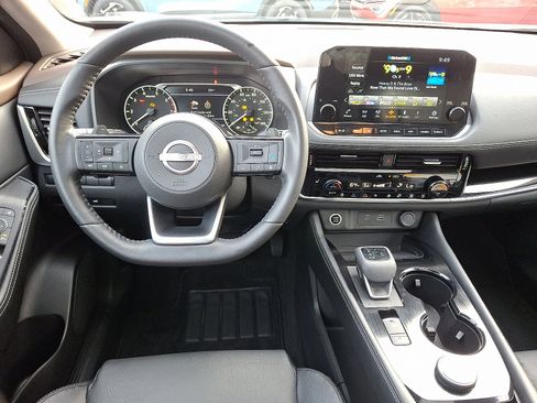 Used 2023 Nissan Rogue SL w/ SL Premium Package image 9