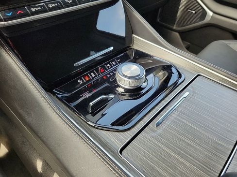 Used 2024 Jeep Wagoneer Series II image 16