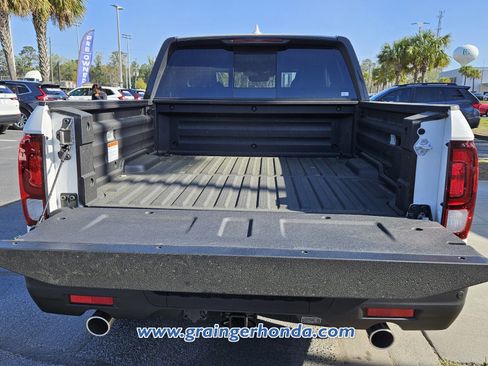 Certified 2025 Honda Ridgeline TrailSport image 12
