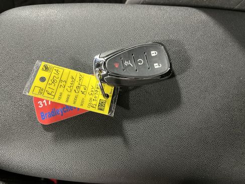 Used 2023 Chevrolet Equinox LT FWD image 23