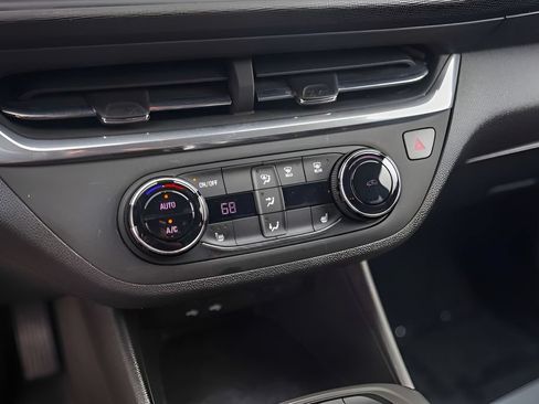 Used 2024 Buick Envista Preferred w/ Convenience I Package FWD image 21