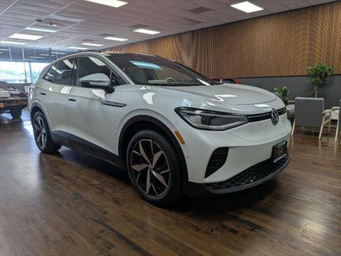 Used 2023 Volkswagen ID.4 Pro S image 3