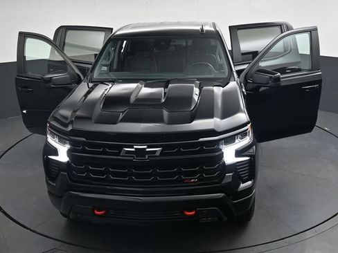 Used 2025 Chevrolet Silverado 1500 LT Trail Boss w/ Convenience Package II AWD/4WD image 43