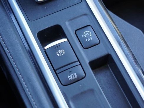 Used 2022 Nissan Pathfinder SL image 30