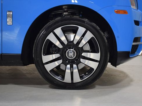 Certified 2022 Rolls-Royce Cullinan w/ Dynamic Package image 15