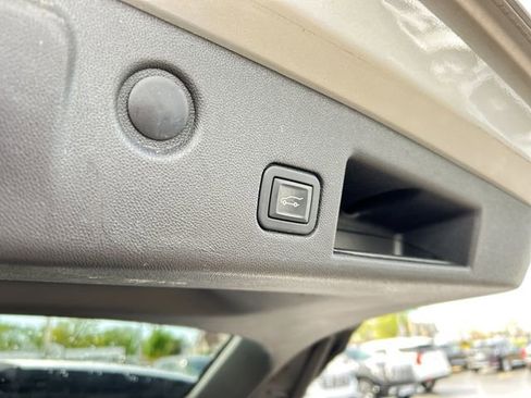 Used 2020 Chevrolet Equinox LT FWD image 12