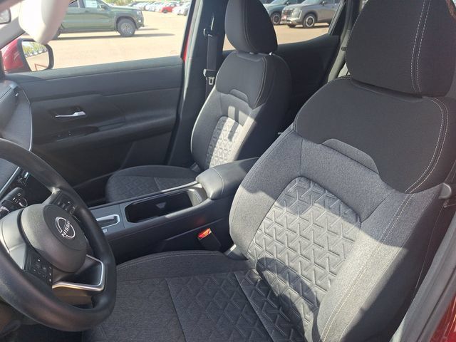 Certified 2025 Nissan Kicks SV FWD image 10