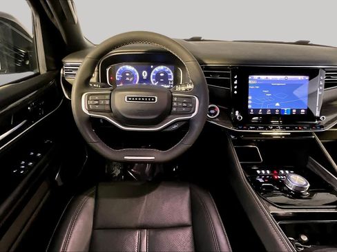 Used 2022 Jeep Wagoneer Series II AWD/4WD image 6