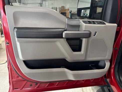 Used 2021 Ford F250 XLT w/ XLT Premium Package AWD/4WD image 28