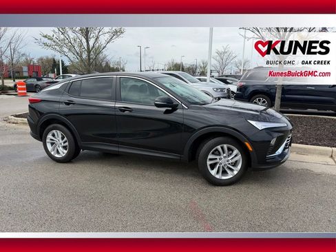 Used 2024 Buick Envista Preferred w/ Advanced Safety Package image 6