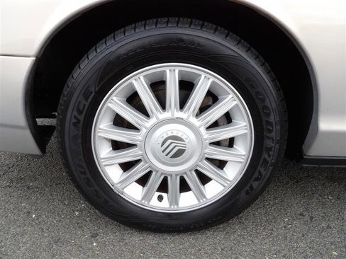 Used 2009 Mercury Grand Marquis LS image 25