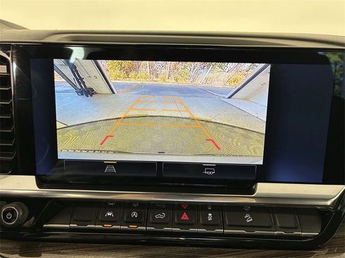 Used 2024 Chevrolet Silverado 1500 RST w/ Z71 Off-Road Package image 22