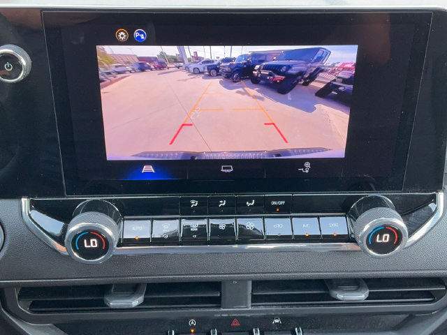 Used 2025 Chevrolet Colorado Trail Boss AWD/4WD image 19