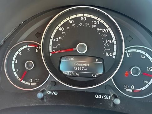 Used 2013 Volkswagen Beetle TDI FWD image 18