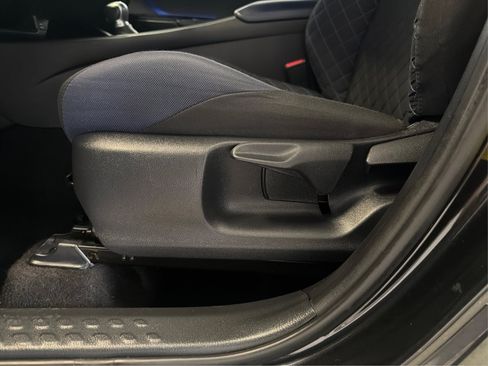 Used 2021 Toyota C-HR XLE FWD image 22