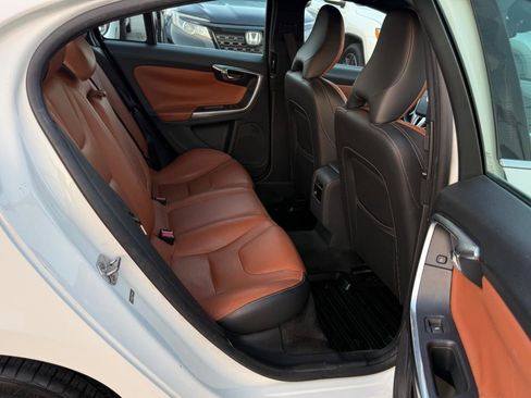 Used 2016 Volvo S60 T5 Premier image 11