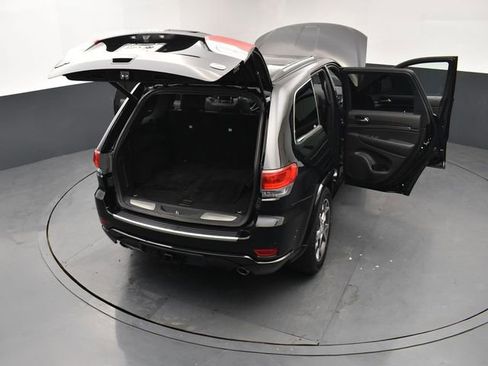 Used 2019 Jeep Grand Cherokee Overland AWD/4WD image 29
