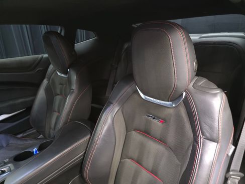 Used 2021 Chevrolet Camaro ZL1 RWD image 21