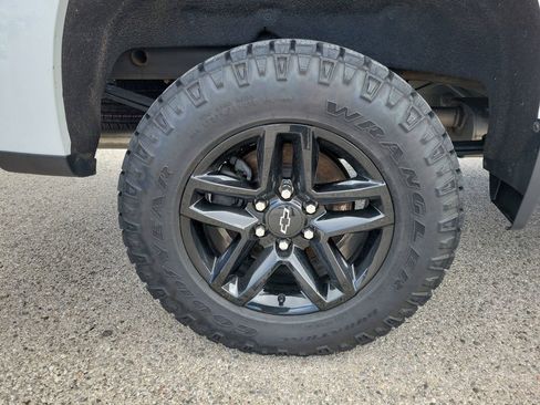 Used 2022 Chevrolet Silverado 1500 LT Trail Boss w/ Safety Package image 5