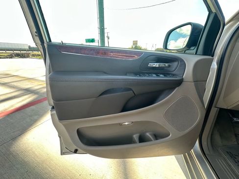 Used 2012 Chrysler Town & Country Touring w/ Entertainment Group #1 image 35